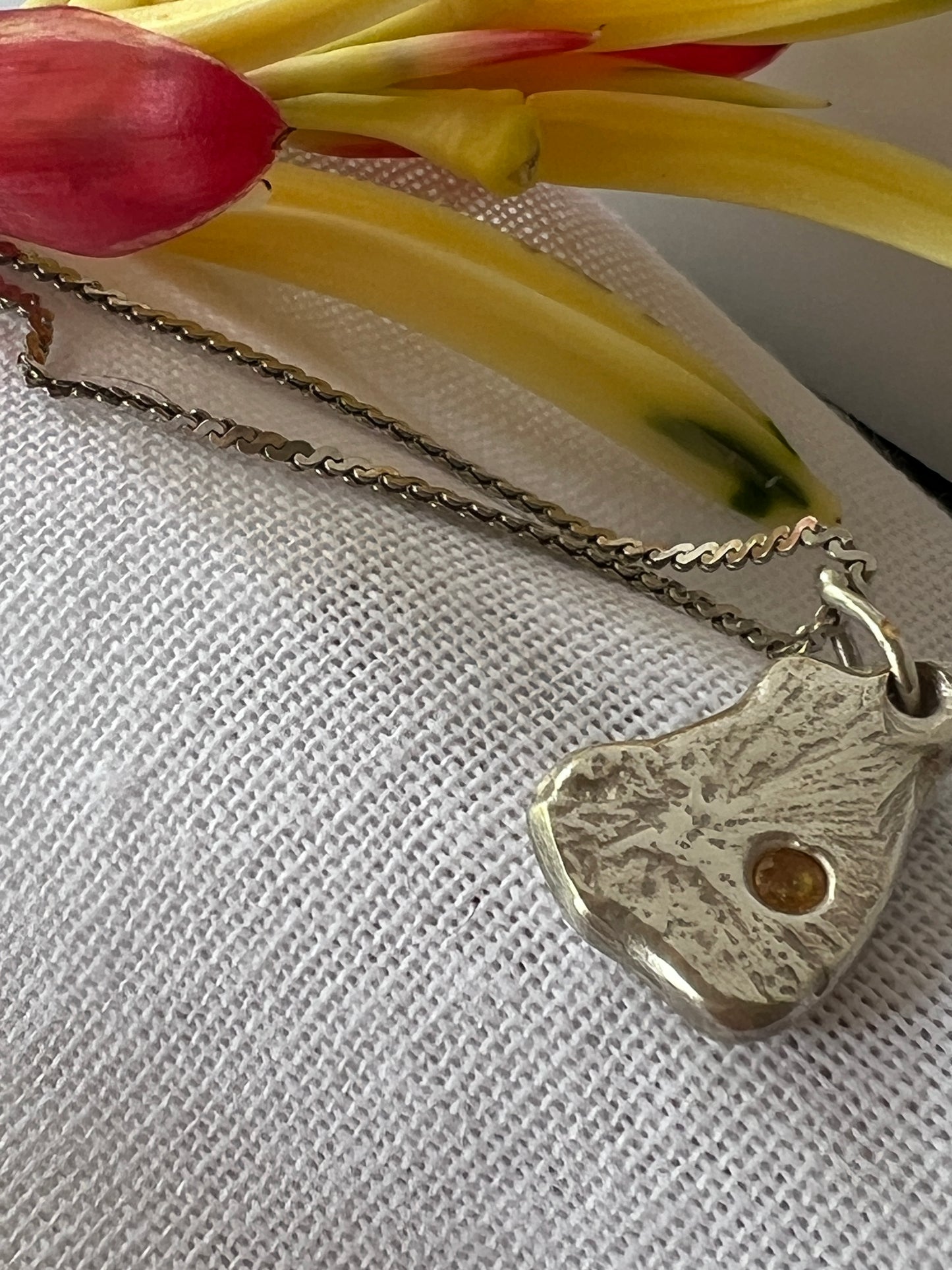 “Lake Boga” - Pendant with Tangerine sapphire & Sterling Silver Chain
