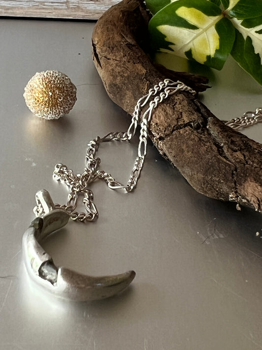 “Bli Bli” - Pendant - Pale green sapphires with 925 sterling silver chain