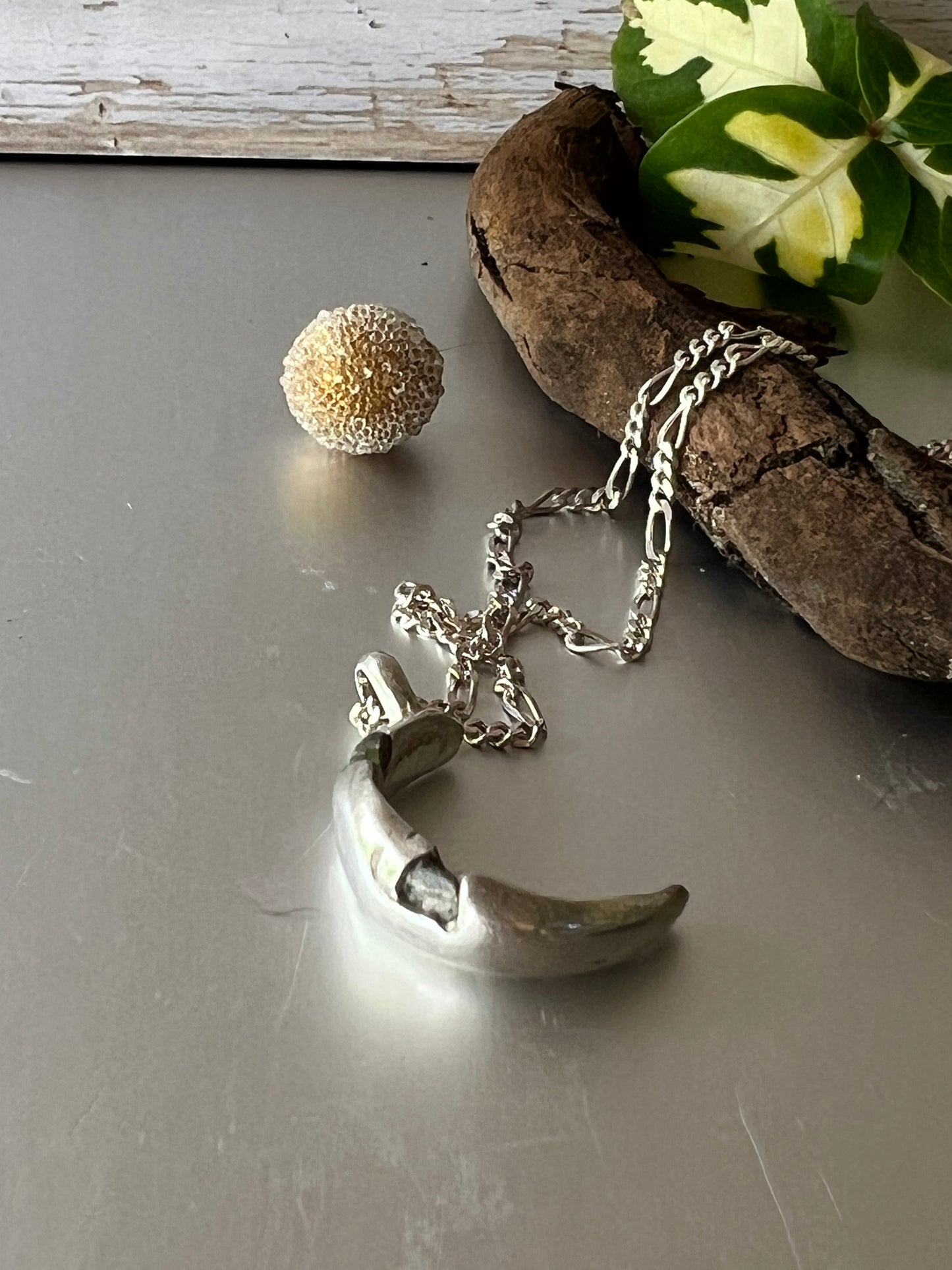 “Bli Bli” - Pendant - Pale green sapphires with 925 sterling silver chain