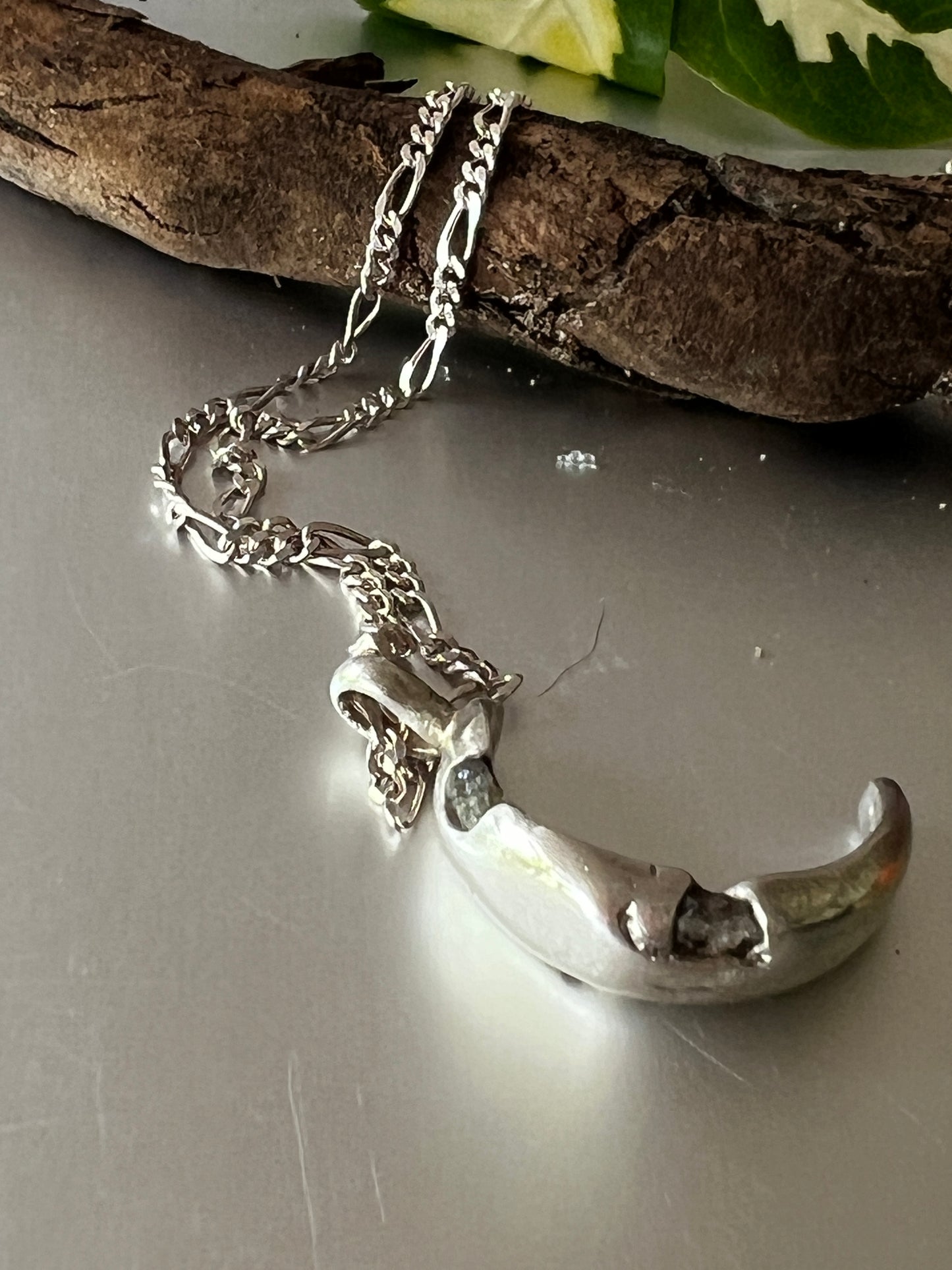 “Bli Bli” - Pendant - Pale green sapphires with 925 sterling silver chain