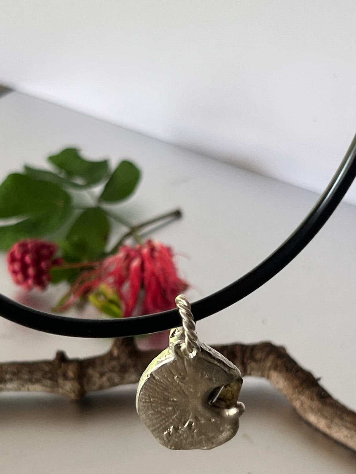 “Pussycat Flats” Pendant & 55cm Black Box Steel Chain