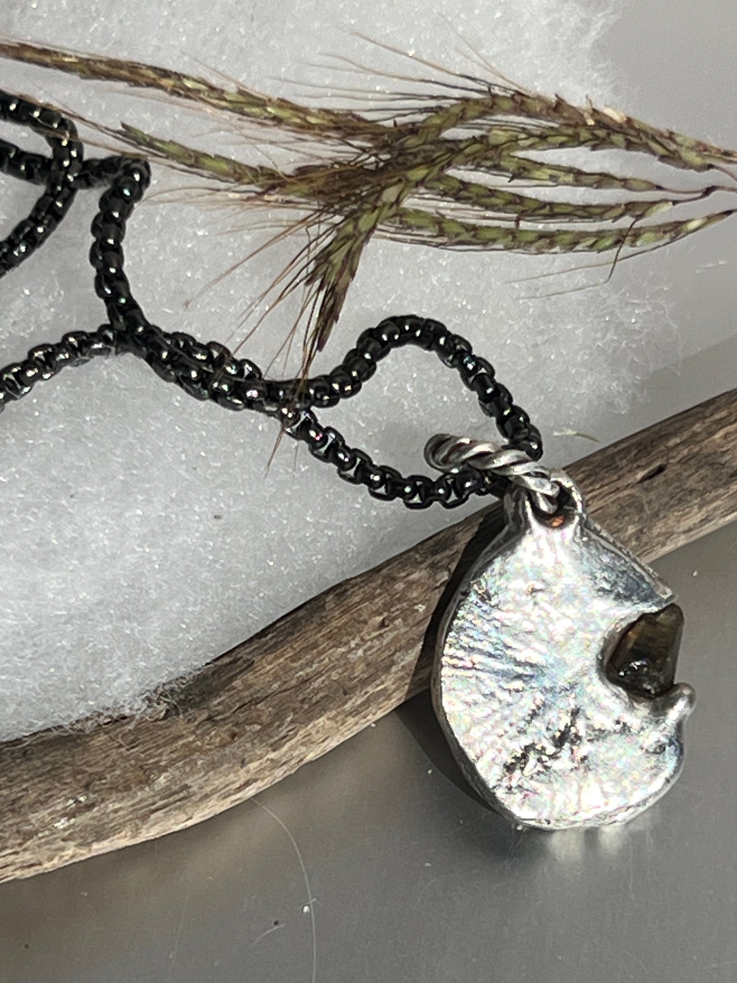 “Pussycat Flats” Pendant & 55cm Black Box Steel Chain